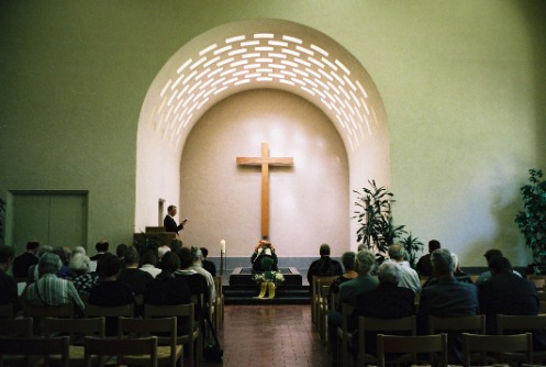 Abdankungsfeier in einer Kapelle auf dem Friedhof am Hörnli