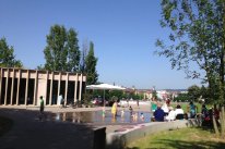 Das Planschbecken im St. Johanns-Park ist eher für kleinere Kinder gedacht und bietet eine schöne Aussicht auf den Park.